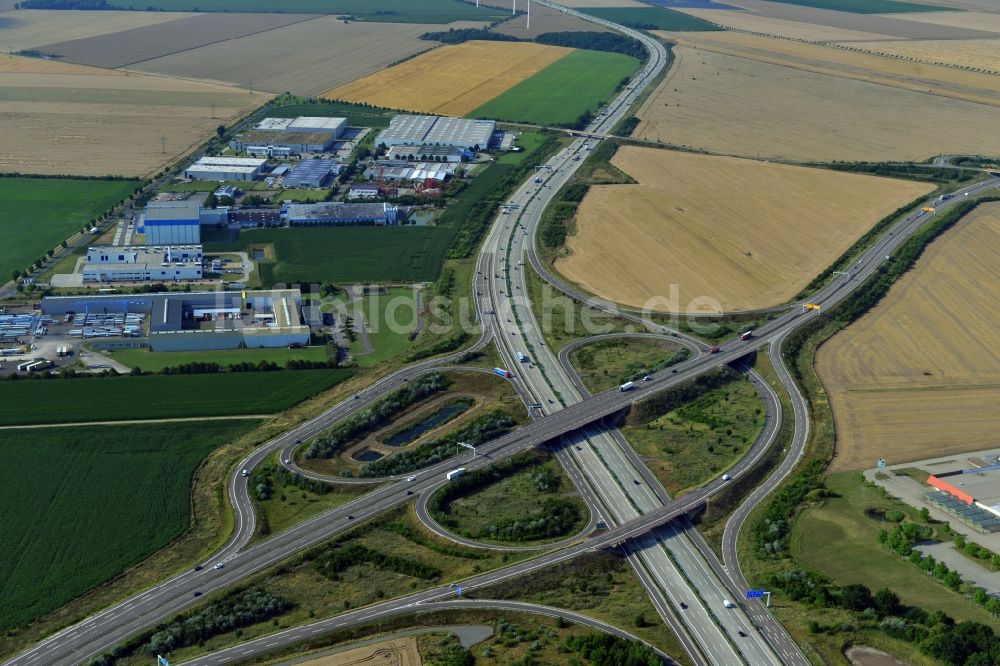 Brehna von oben - Autobahnabfahrt Brehna entlang der BAB A9 und der Bundestraße B100 bei Brehna im Bundesland Sachsen-Anhalt