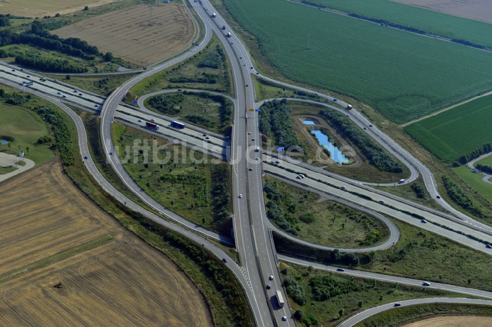 Luftaufnahme Brehna - Autobahnabfahrt Brehna entlang der BAB A9 und der Bundestraße B100 bei Brehna im Bundesland Sachsen-Anhalt