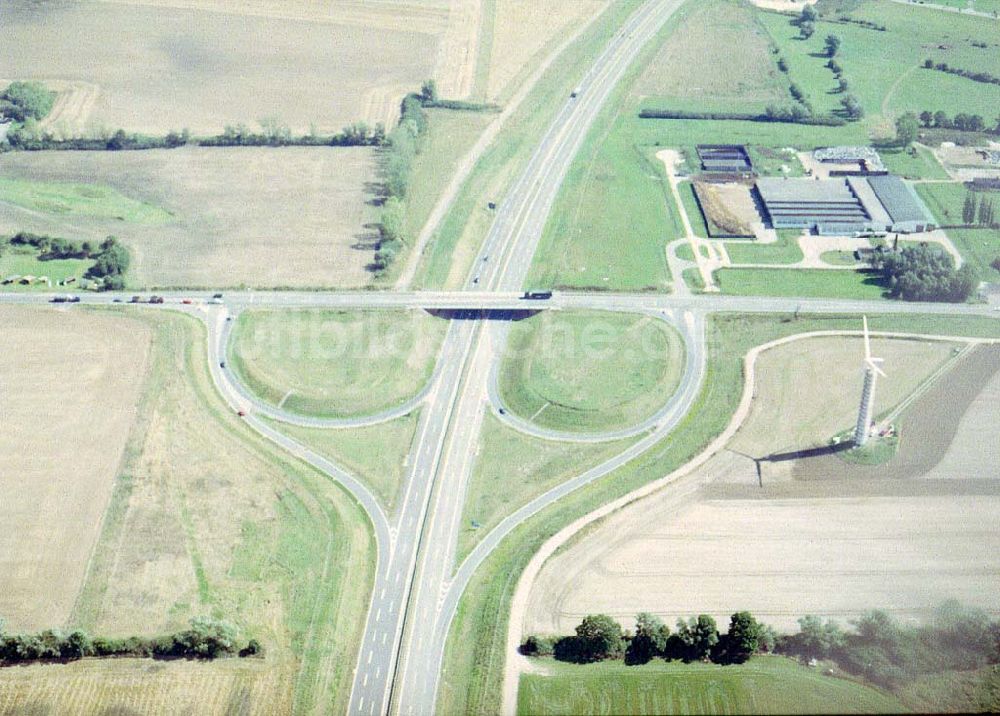 Luftaufnahme Grevesmühlen/ Mecklenburg - Vorpommern - Autobahnabfahrt an der A20 südlich von Grevesmühlen.