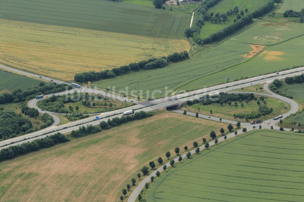 Nordhausen aus der Vogelperspektive: Autobahnanschlussstelle Norhausen-Süd auf der Autobahn A38 im Bundesland Thüringen