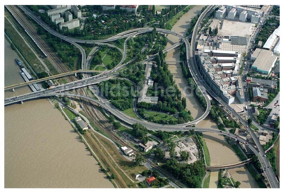 Luftbild Wien (Österreich) - Autobahnauffahrt bei Nordbrücke - Wien (Österreich)