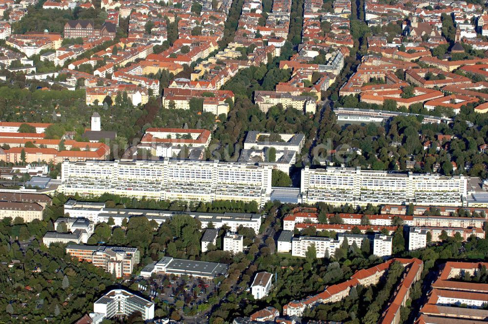 Berlin von oben - Autobahnüberbauung Schlangenbader Straß