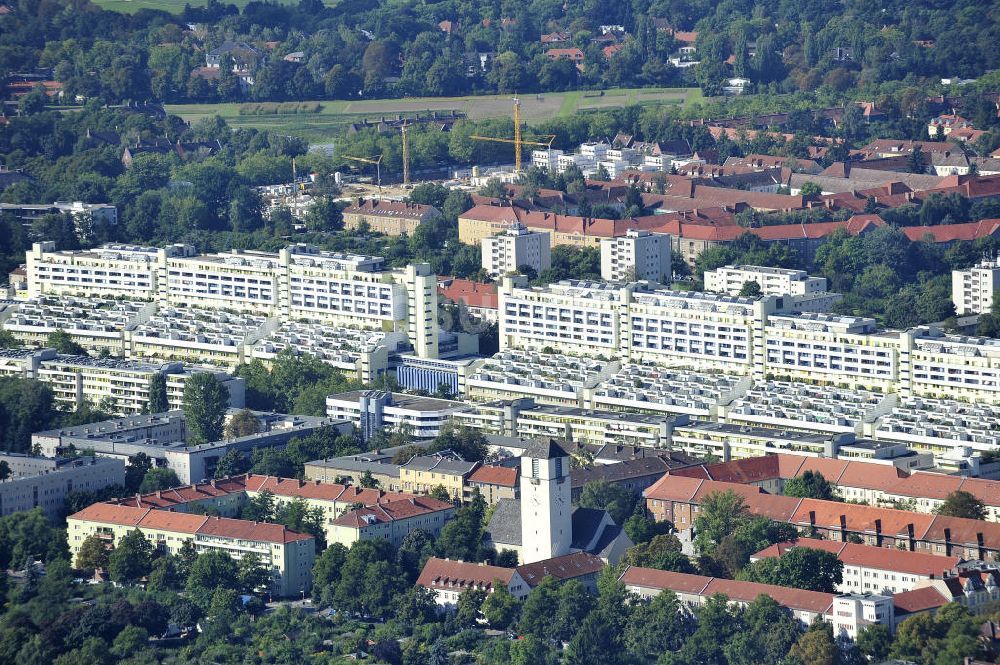 Luftbild Berlin Wilmersdorf - Autobahnüberbauung Schlangenbader Straße Berlin-Wilmersdorf