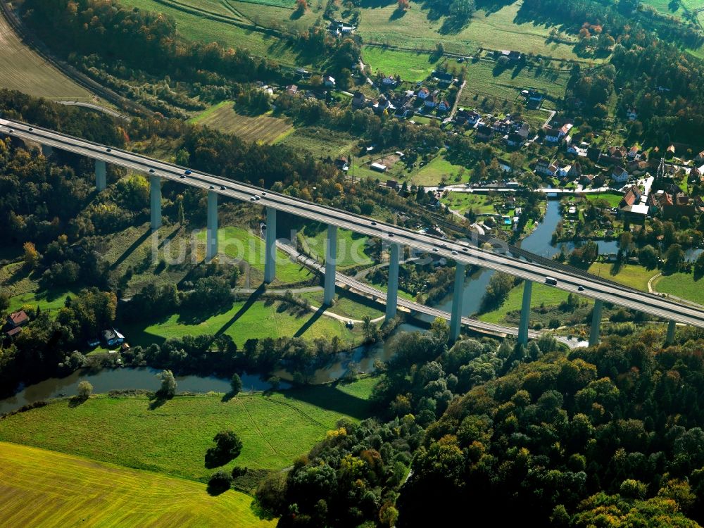 Eisenach aus der Vogelperspektive: Autobahnbrücke der A4 in Eisenach im Bundesland Thüringen