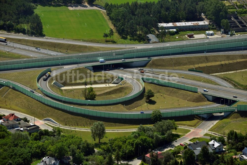 Warschau aus der Vogelperspektive: Autobahnbrücke Maria Sklodowska-Curie in Warschau in der Woiwodschaft Masowien in Polen