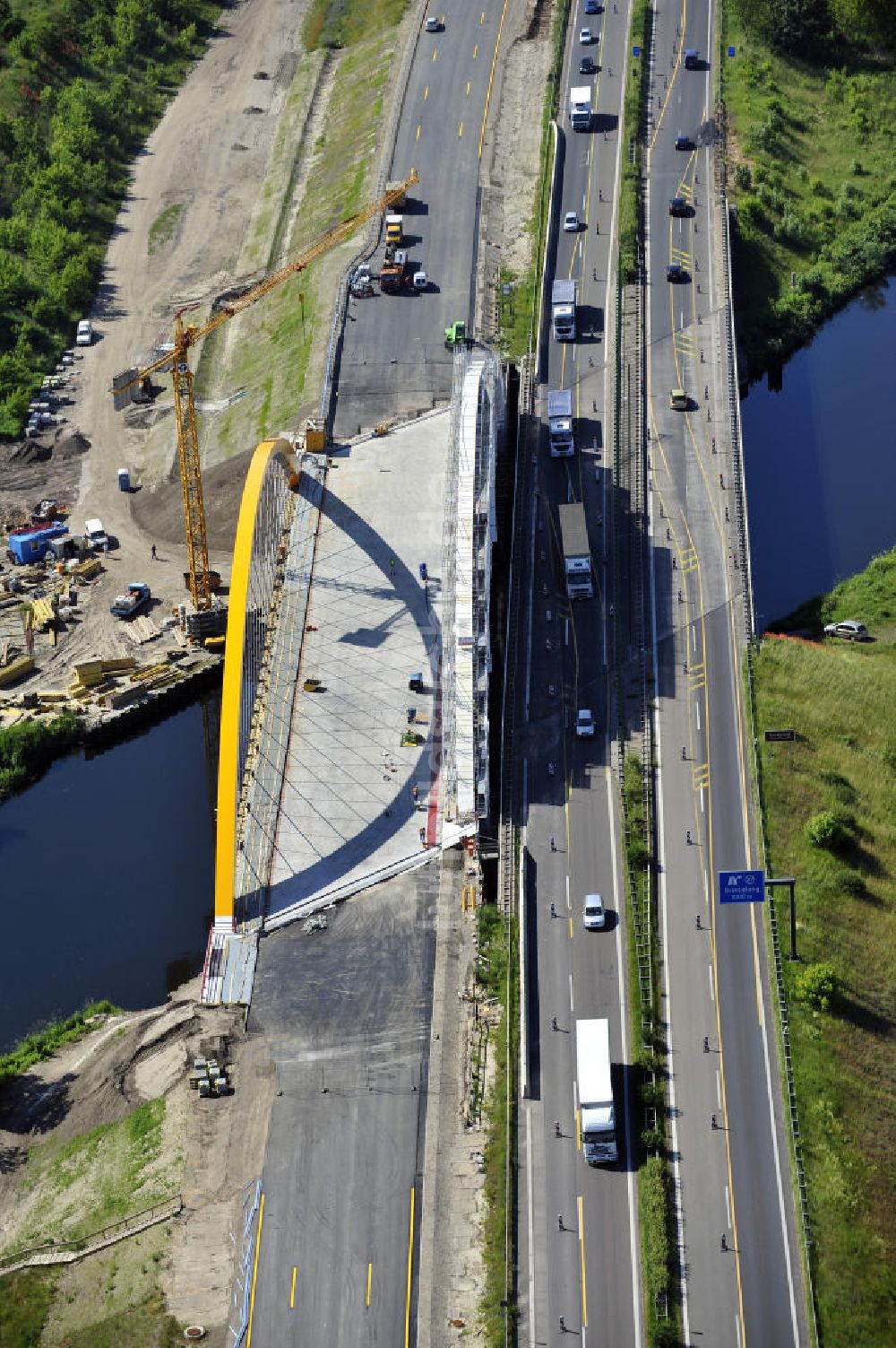 Luftaufnahme BRIESELANG - Autobahnbrückenbau am Berliner Ring bei Brieselang