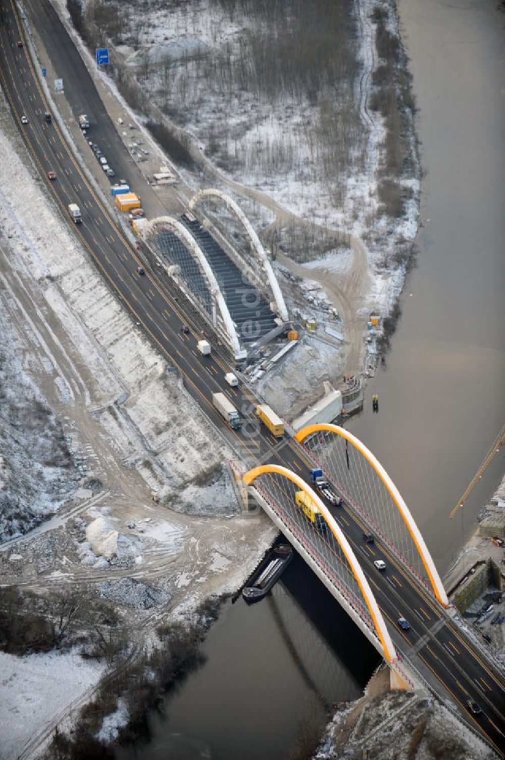 Luftbild Brieselang - Autobahnbrückenbau am Berliner Ring bei Brieselang