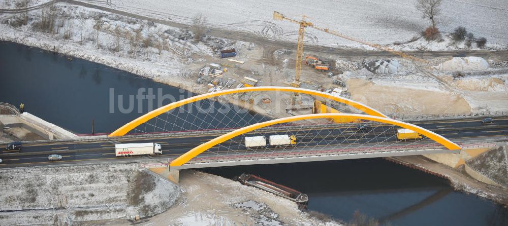 Luftbild Brieselang - Autobahnbrückenbau am Berliner Ring bei Brieselang