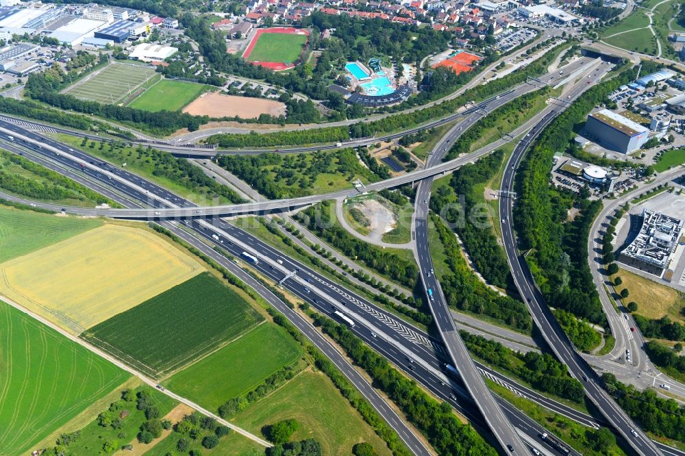 Luftaufnahme Leonberg - Autobahndreieck- Abfahrt der BAB A81 Dreieck Leonberg im Bundesland Baden-Württemberg, Deutschland