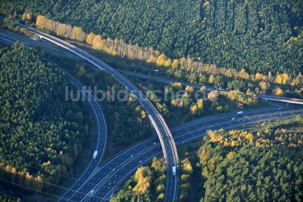 Luftbild Klaistow - Autobahndreieck- Abfahrt der BAB A10 A9 Dreieck Potsdam im Bundesland Brandenburg