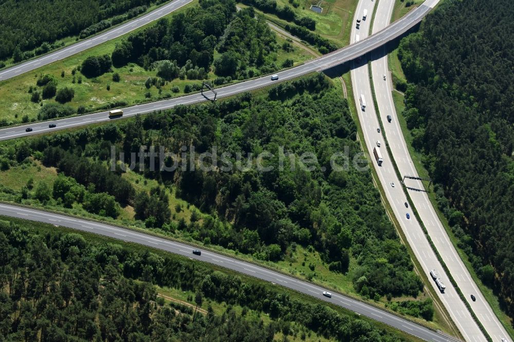 Luftaufnahme Göhlsdorf - Autobahndreieck- Abfahrt der BAB A2 - A10 Dreieck Werder in Göhlsdorf im Bundesland Brandenburg