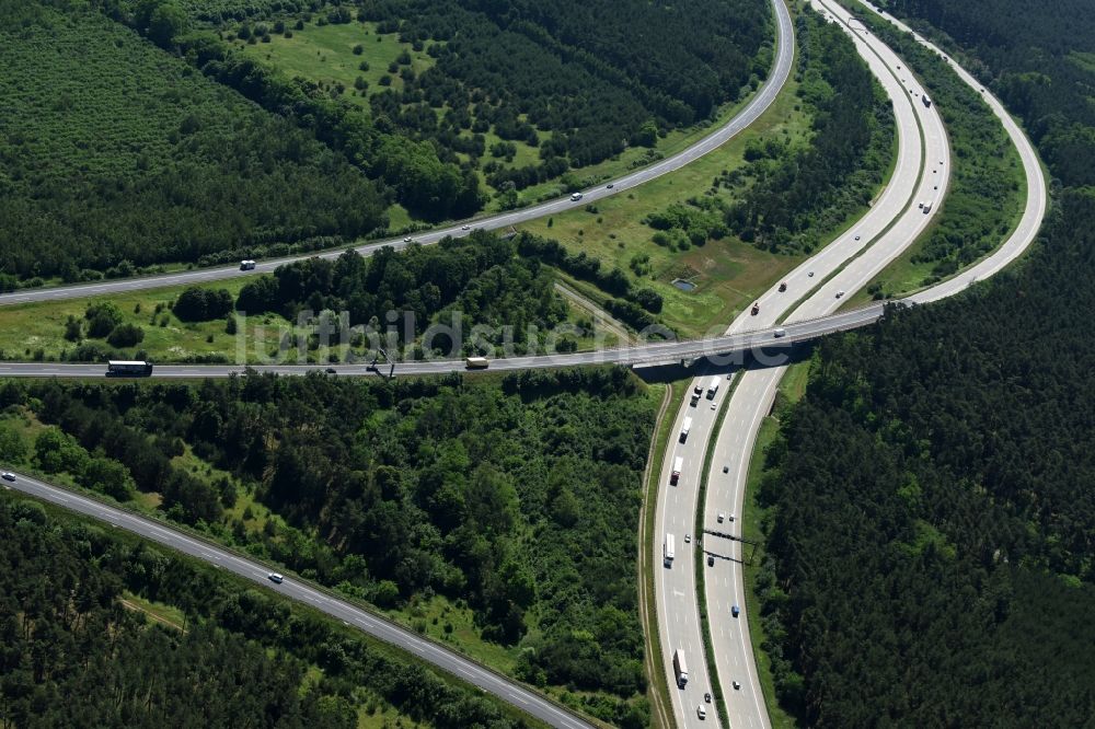 Göhlsdorf von oben - Autobahndreieck- Abfahrt der BAB A2 - A10 Dreieck Werder in Göhlsdorf im Bundesland Brandenburg