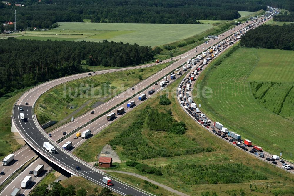 Luftaufnahme Nuthetal - Autobahndreieck- Abfahrt der BAB A10 - A115 Nuthetal im Bundesland Brandenburg