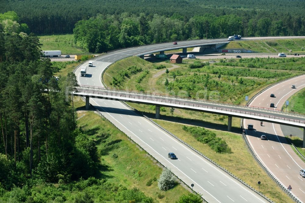 Michendorf aus der Vogelperspektive: Autobahndreieck- Abfahrt der BAB A115 - A10 Nuthetal in Michendorf im Bundesland Brandenburg, Deutschland