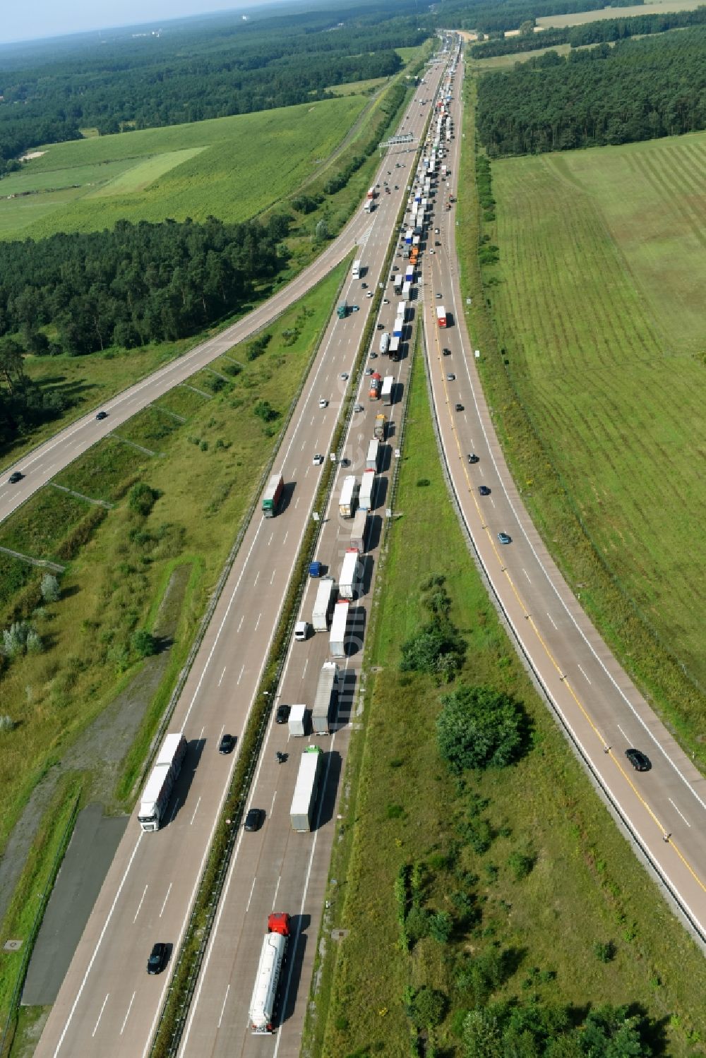 Luftaufnahme Michendorf - Autobahndreieck- Abfahrt der BAB A115 - A10 Nuthetal in Michendorf im Bundesland Brandenburg, Deutschland