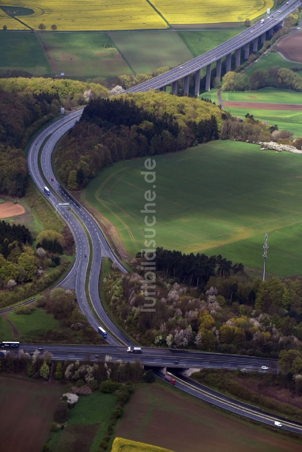 Reiskirchen aus der Vogelperspektive: Autobahndreieck- Abfahrt der BAB A5 - A480 Reiskirchener Dreieck in Reiskirchen im Bundesland Hessen