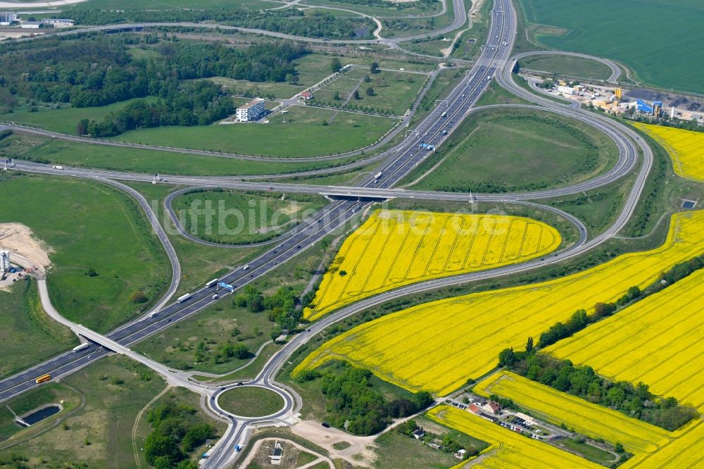 Luftaufnahme Schönefeld - Autobahndreieck- Abfahrt der BAB A113 in Schönefeld im Bundesland Brandenburg, Deutschland