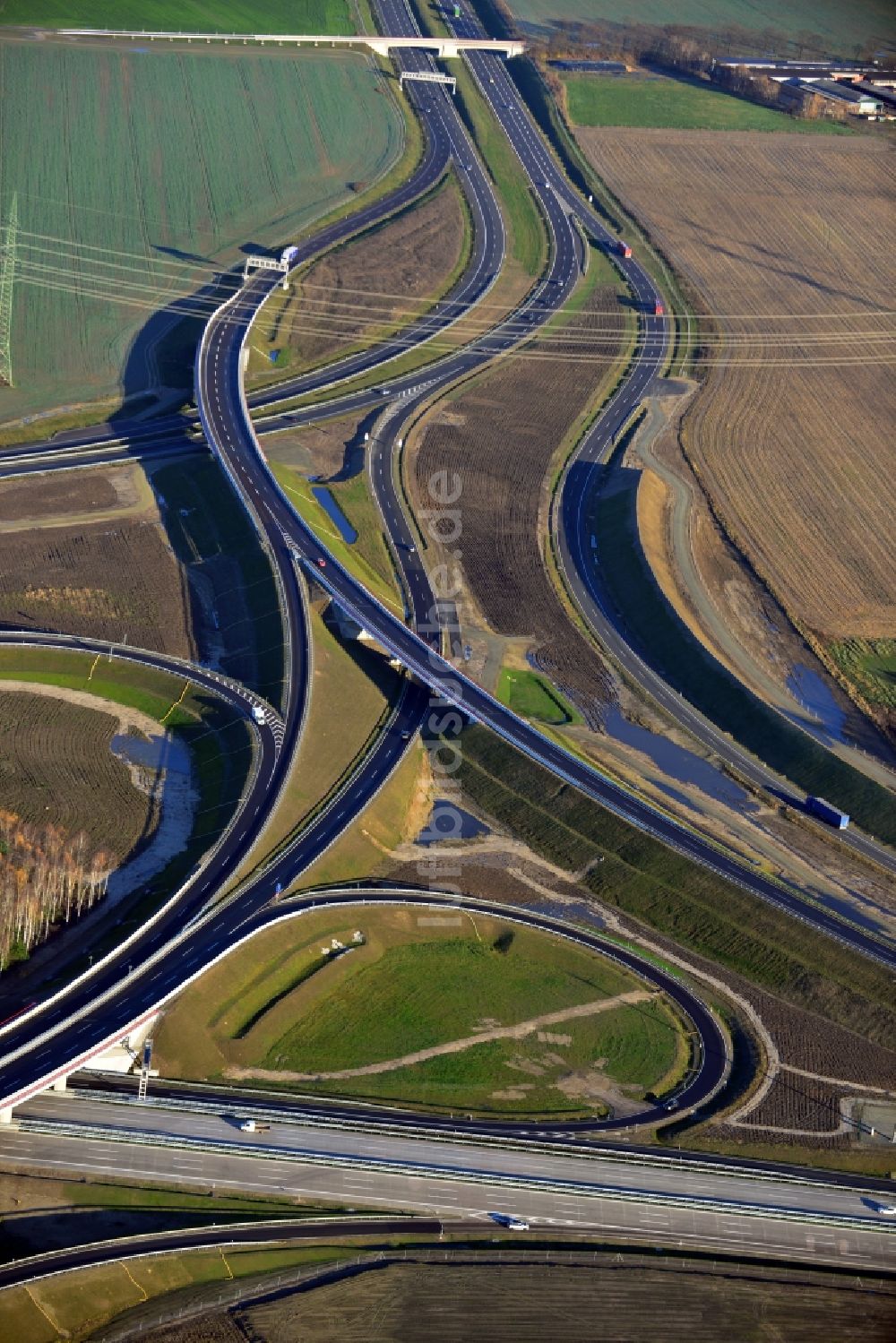 Luftaufnahme Schwanebeck - Autobahndreieck der BAB A10 - A11 Dreieck Barnim in Schwanebeck im Bundesland Brandenburg, Deutschland