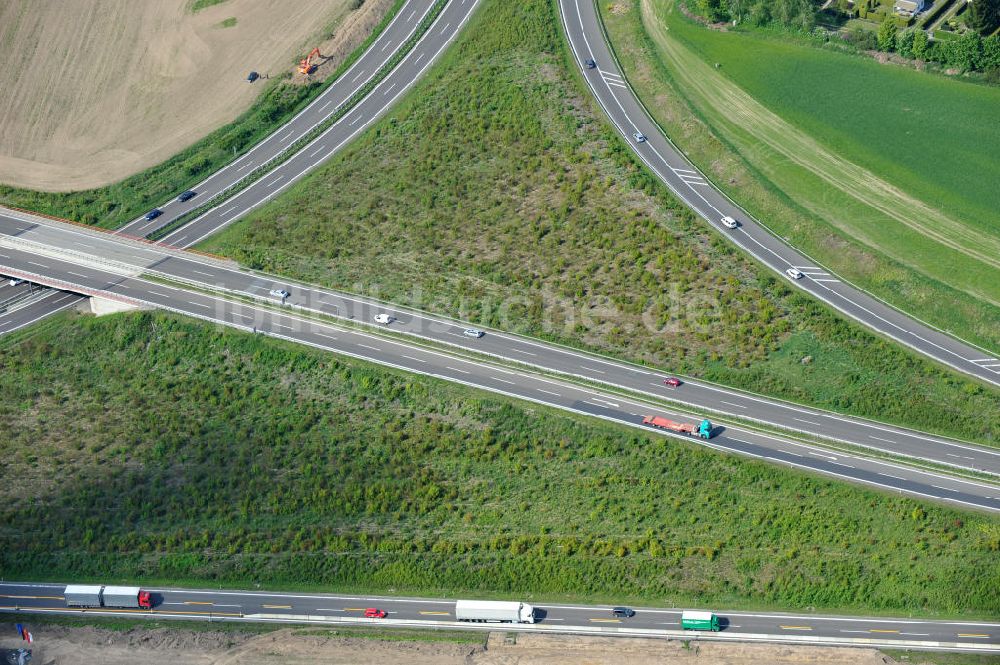 Luftbild Schwanebeck - Autobahndreieck / interchange Schwanebeck