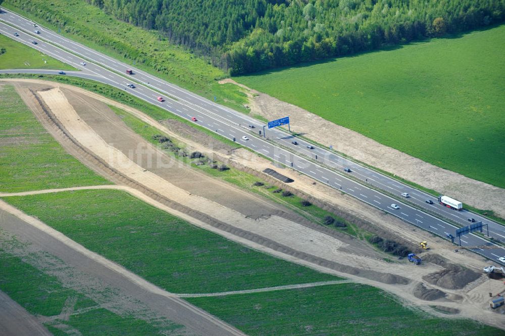 Schwanebeck aus der Vogelperspektive: Autobahndreieck / interchange Schwanebeck