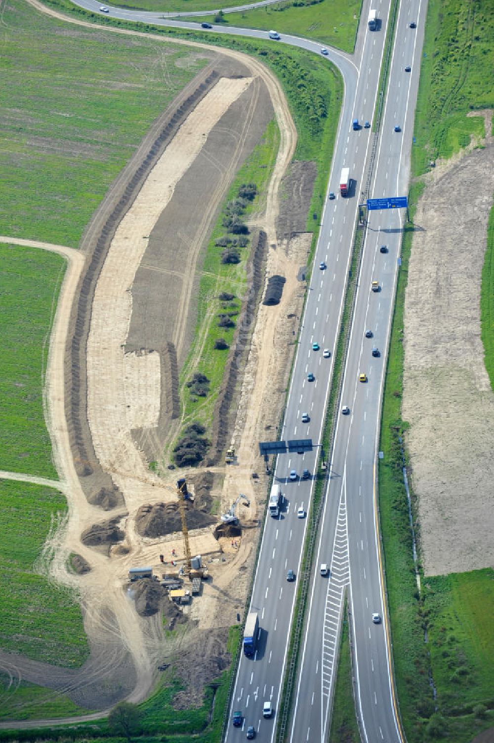 Schwanebeck von oben - Autobahndreieck / interchange Schwanebeck