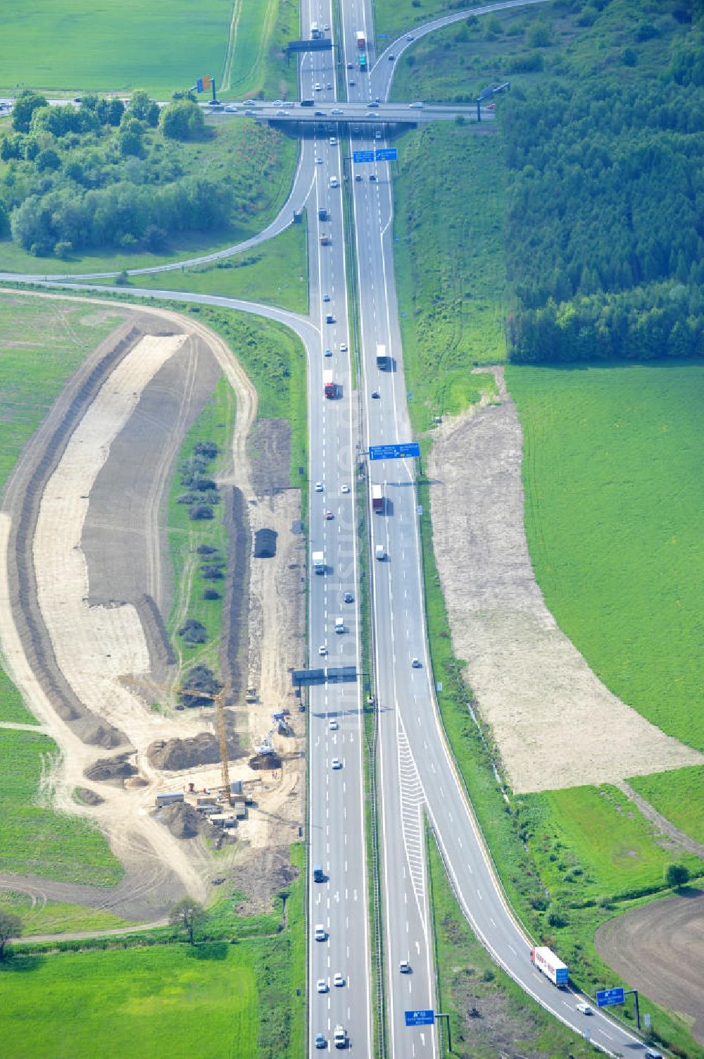 Schwanebeck aus der Vogelperspektive: Autobahndreieck / interchange Schwanebeck