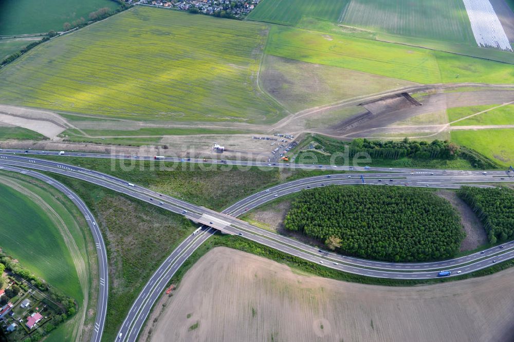 Luftbild Schwanebeck - Autobahndreieck / interchange Schwanebeck