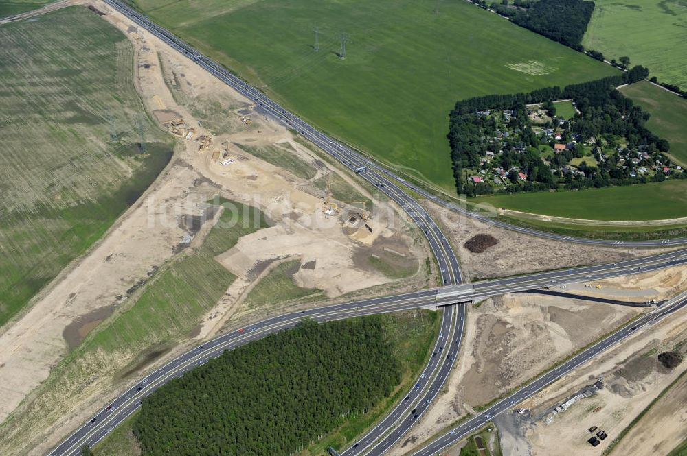 Schwanebeck aus der Vogelperspektive: Autobahndreieck / interchange Schwanebeck