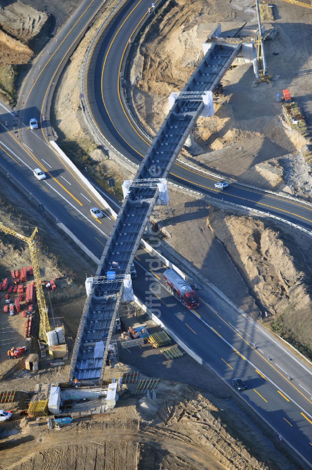 Luftbild SCHWANEBECK - Autobahndreieck / interchange Schwanebeck, auch Autobahndreieck Kreuz Barnim genannt