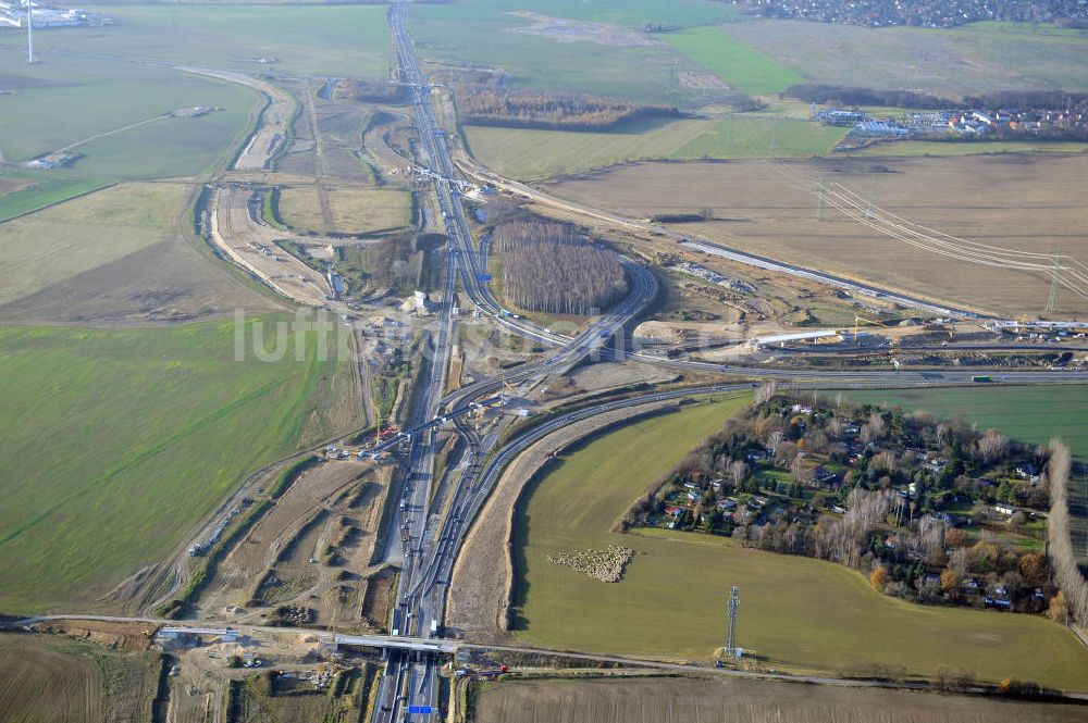 SCHWANEBECK aus der Vogelperspektive: Autobahndreieck / interchange Schwanebeck, auch Autobahndreieck Kreuz Barnim genannt