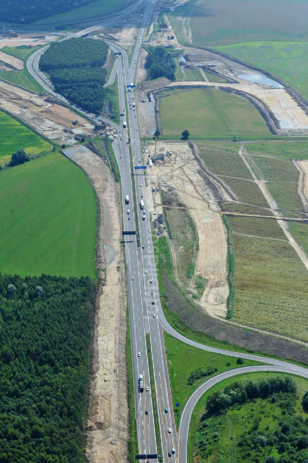 Luftaufnahme Schwanebeck / Barnim - Autobahndreieck / interchange Schwanebeck, jetzt Autobahndreieck Kreuz Barnim