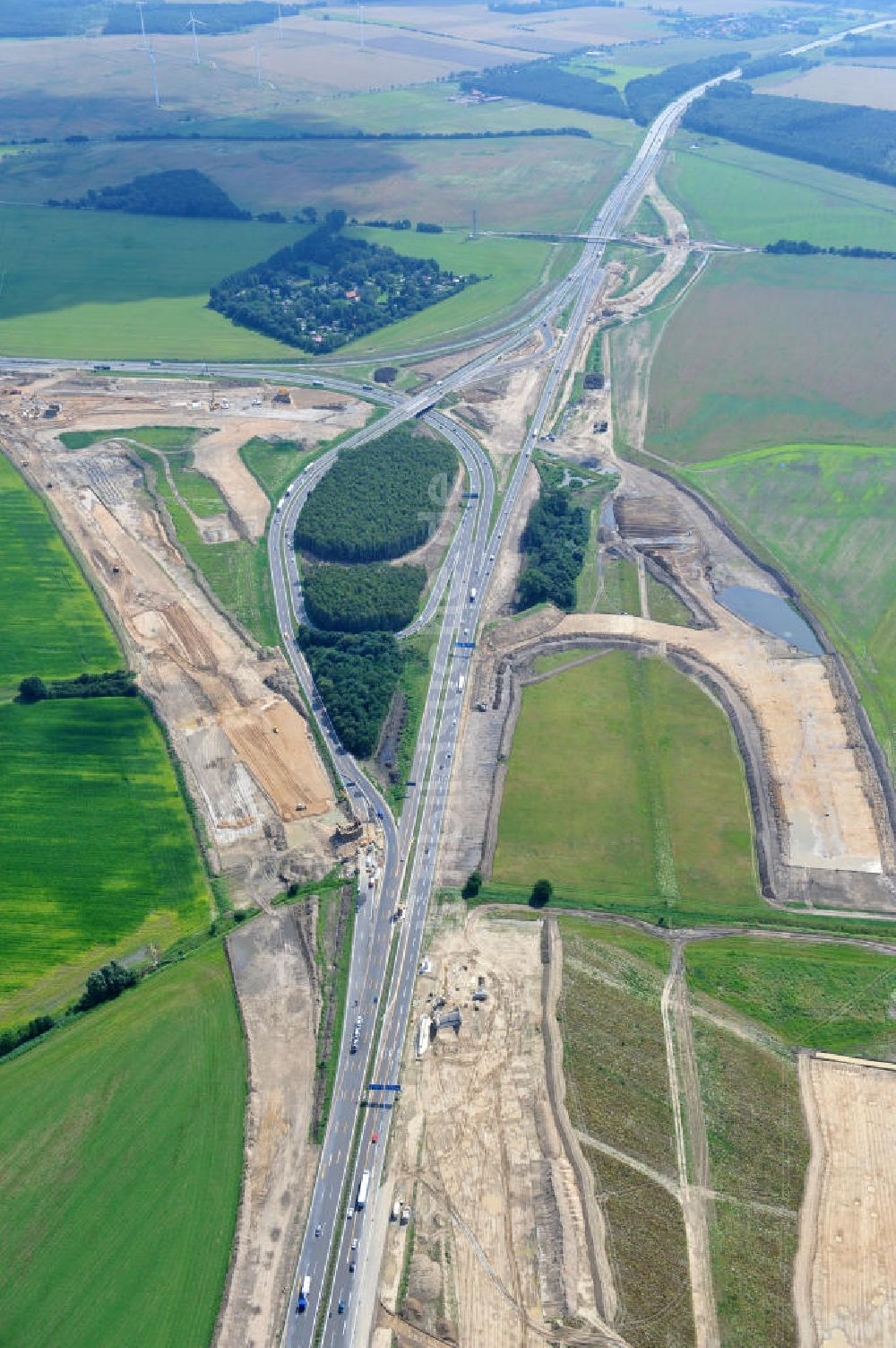 Luftbild Schwanebeck / Barnim - Autobahndreieck / interchange Schwanebeck, jetzt Autobahndreieck Kreuz Barnim