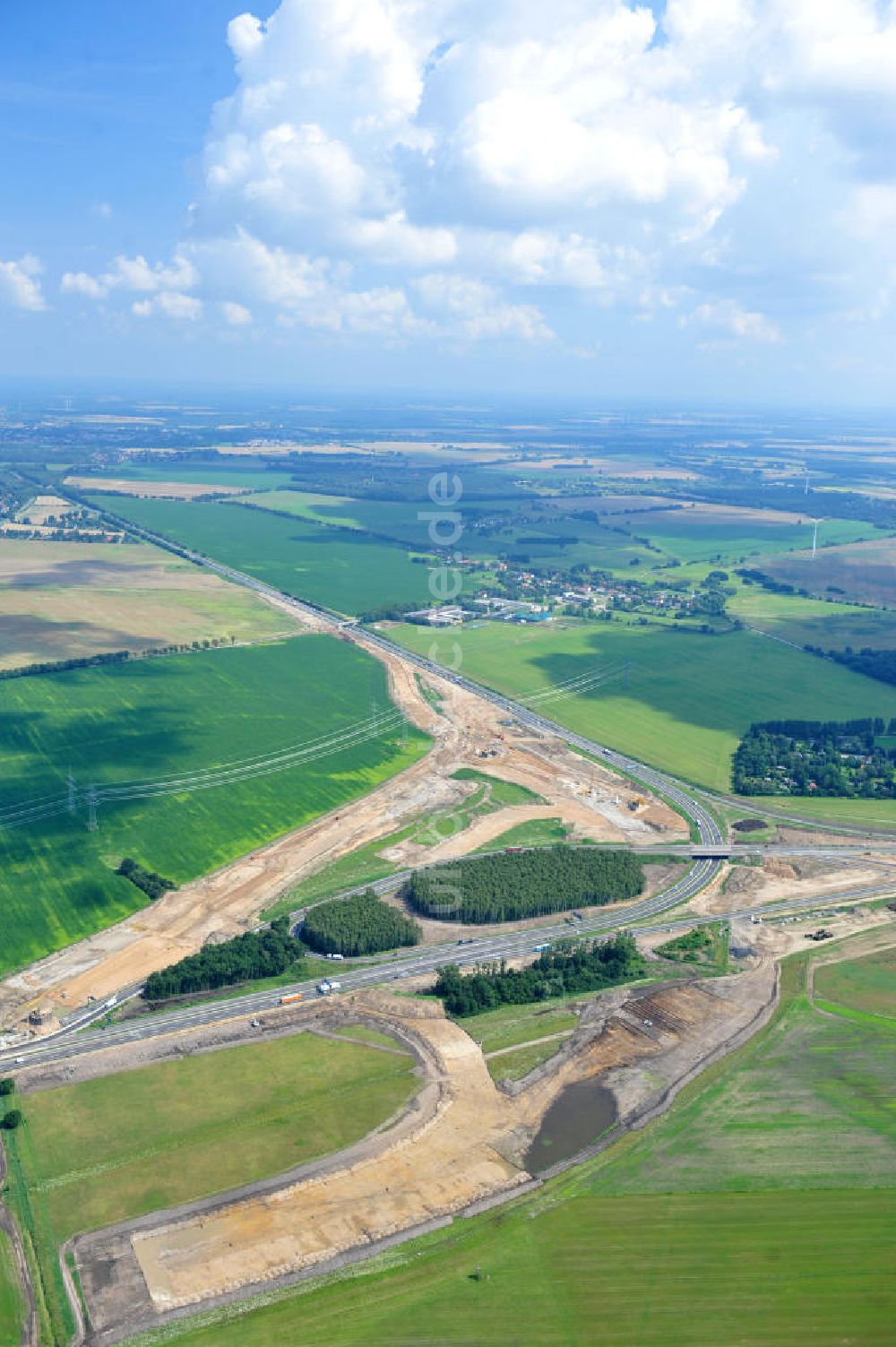 Schwanebeck / Barnim aus der Vogelperspektive: Autobahndreieck / interchange Schwanebeck, jetzt Autobahndreieck Kreuz Barnim