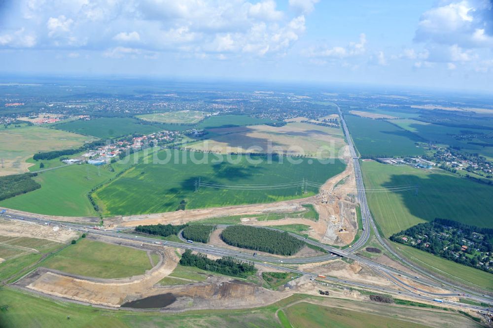 Schwanebeck aus der Vogelperspektive: Autobahndreieck / interchange Schwanebeck, jetzt Autobahndreieck Kreuz Barnim