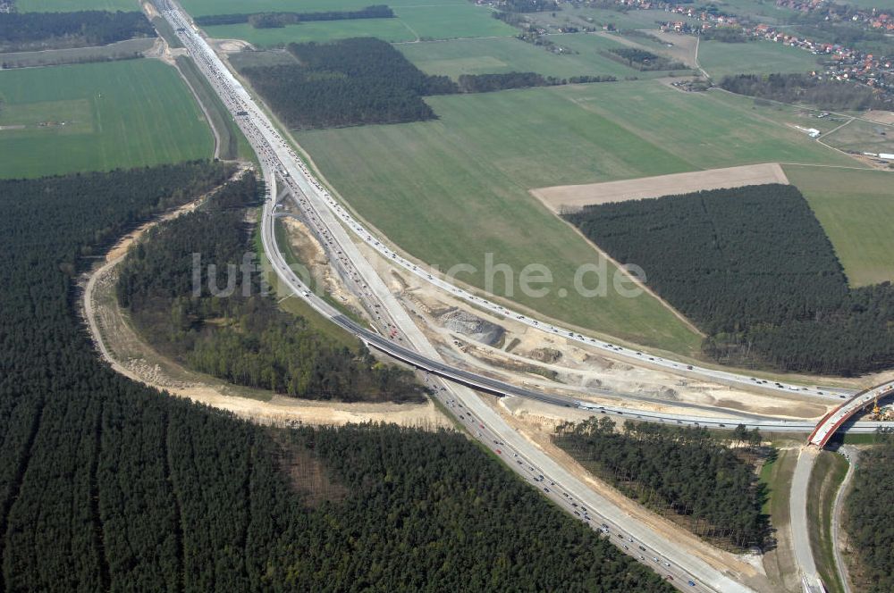 Luftaufnahme Nuthetal - Autobahndreieck Nuthetal (A 10 und A 115) bei Potsdam