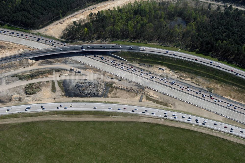 Luftaufnahme Nuthetal - Autobahndreieck Nuthetal (A 10 und A 115) bei Potsdam