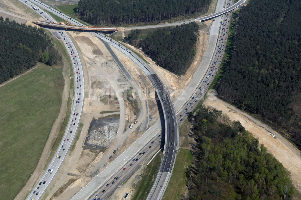 Luftaufnahme Nuthetal - Autobahndreieck Nuthetal (A 10 und A 115) bei Potsdam