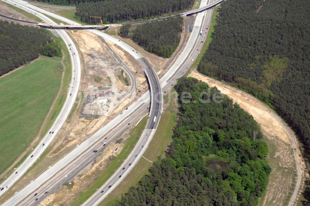 NUTHETAL von oben - Autobahndreieck Nuthetal (A 10 und A 115) bei Potsdam