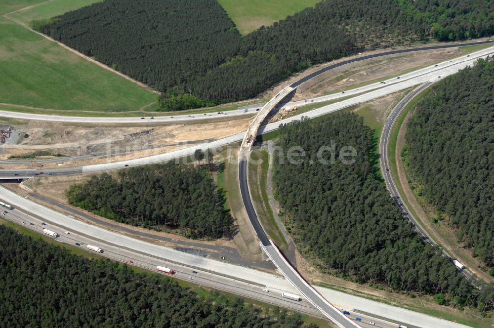 NUTHETAL von oben - Autobahndreieck Nuthetal (A 10 und A 115) bei Potsdam