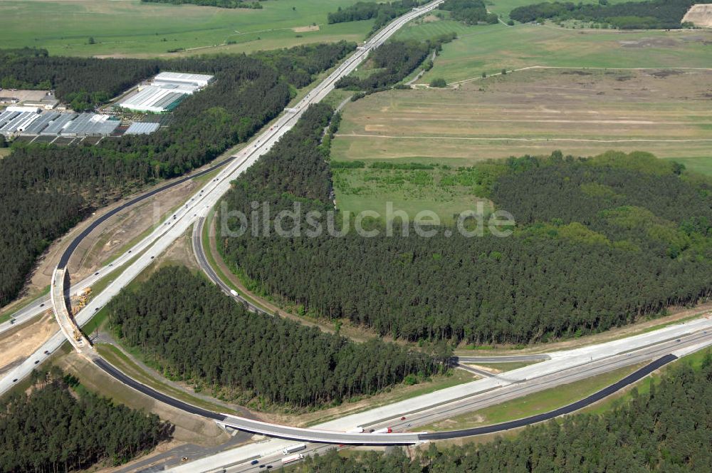 NUTHETAL von oben - Autobahndreieck Nuthetal (A 10 und A 115) bei Potsdam