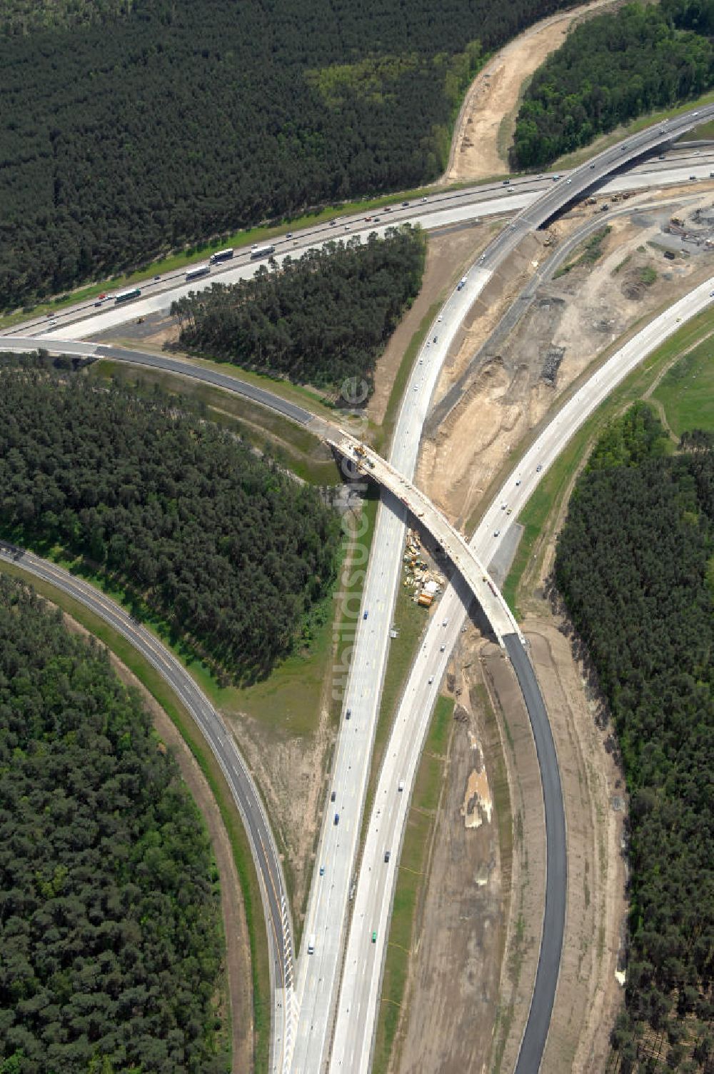 NUTHETAL von oben - Autobahndreieck Nuthetal (A 10 und A 115) bei Potsdam