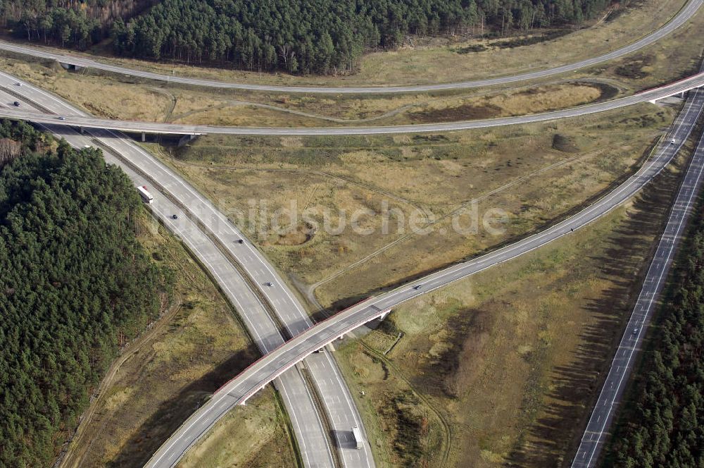 Uckley von oben - Autobahndreieck Speeaue am südöstlichen Berliner Ring an der A10 / E55