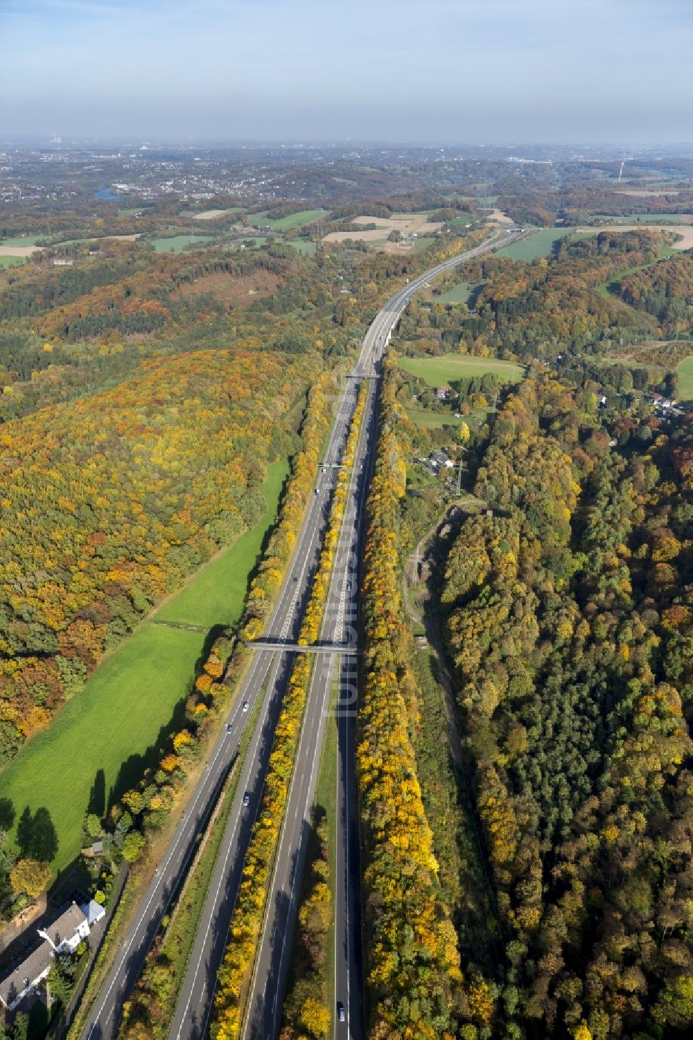 Velbert von oben - Autobahnführung am Autobahndreieck Velbert Nord an der Bundesautobahn BAB A535 und A44 bei Velbert in Nordrhein-Westfalen NRW