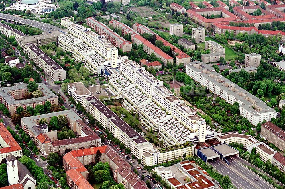 Luftaufnahme Berlin / Steglitz - 20.05.95 Autobahnhaus Schlangerbader Straße Steglitz