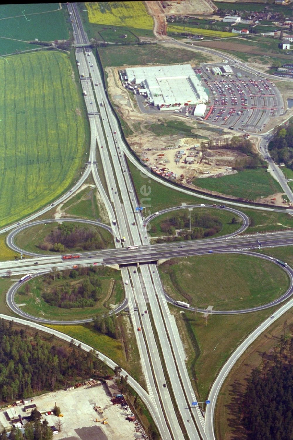 Hermsdorf von oben - Autobahnkreuz der BAB A4 und A9 Hermsdorfer Kreuz in Hermsdorf im Bundesland Thüringen, Deutschland