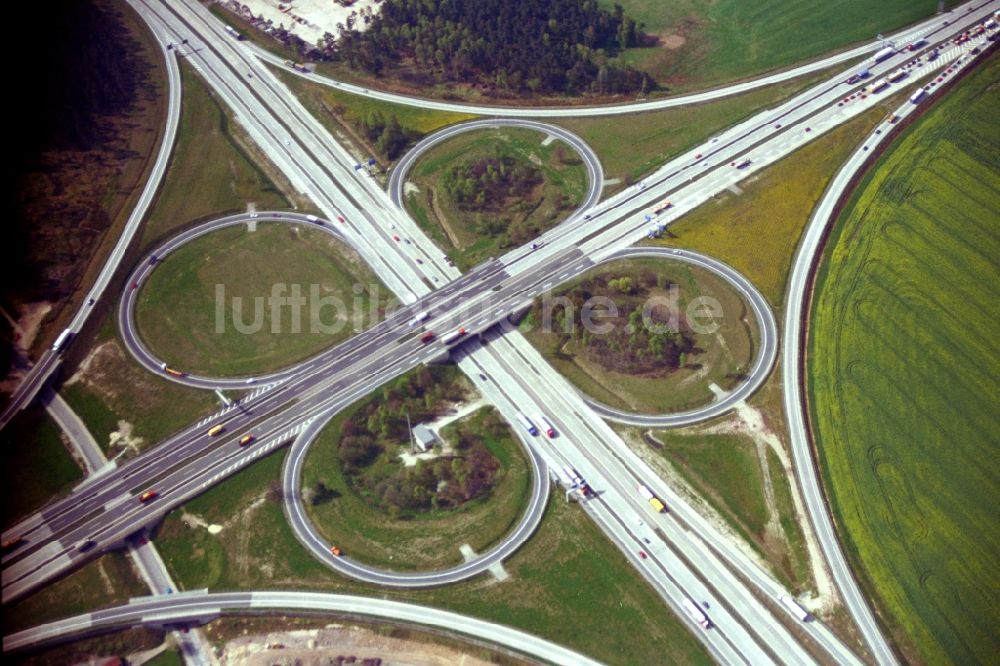 Hermsdorf aus der Vogelperspektive: Autobahnkreuz der BAB A4 und A9 Hermsdorfer Kreuz in Hermsdorf im Bundesland Thüringen, Deutschland