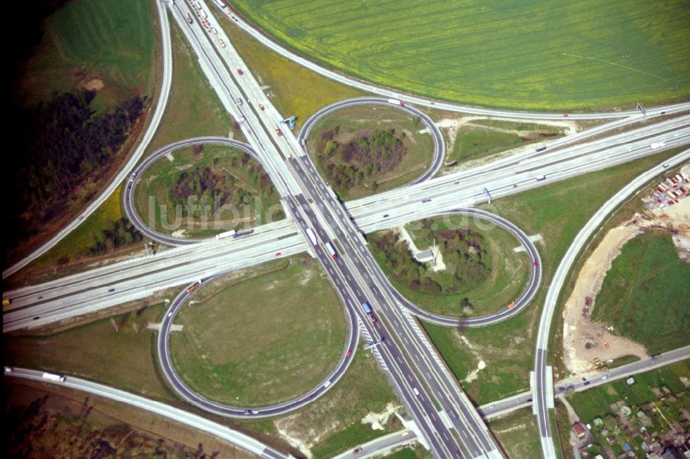 Hermsdorf aus der Vogelperspektive: Autobahnkreuz der BAB A4 und A9 Hermsdorfer Kreuz in Hermsdorf im Bundesland Thüringen, Deutschland