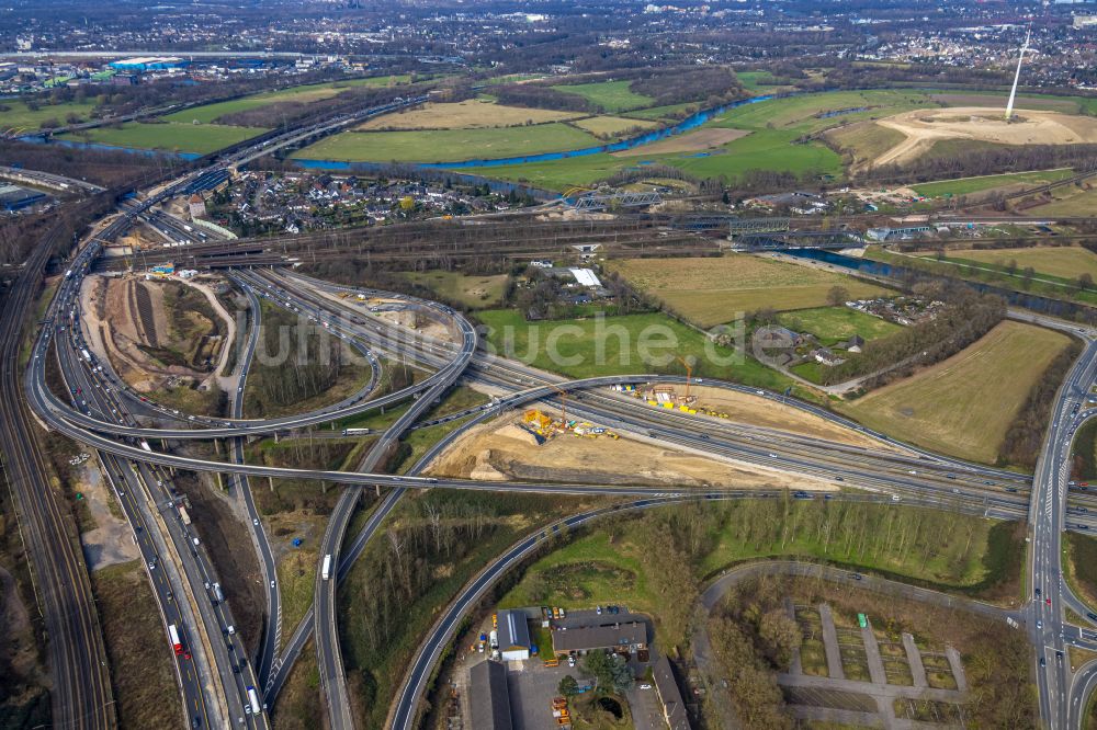 Luftbild Duisburg - Autobahnkreuz der BAB A 3 Kaiserberg in Duisburg im Bundesland Nordrhein-Westfalen, Deutschland