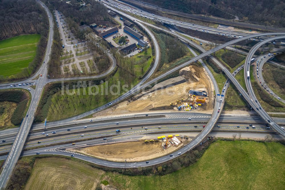 Duisburg von oben - Autobahnkreuz der BAB A 3 Kaiserberg in Duisburg im Bundesland Nordrhein-Westfalen, Deutschland