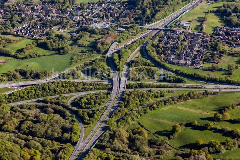 Luftaufnahme Kiel - Autobahnkreuz der BAB A210 - 215 Kiel-West in Kiel im Bundesland Schleswig-Holstein, Deutschland